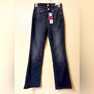 Tommy Hilfiger Women’s Maddie Mid-Rise Bootcut Jeans Black